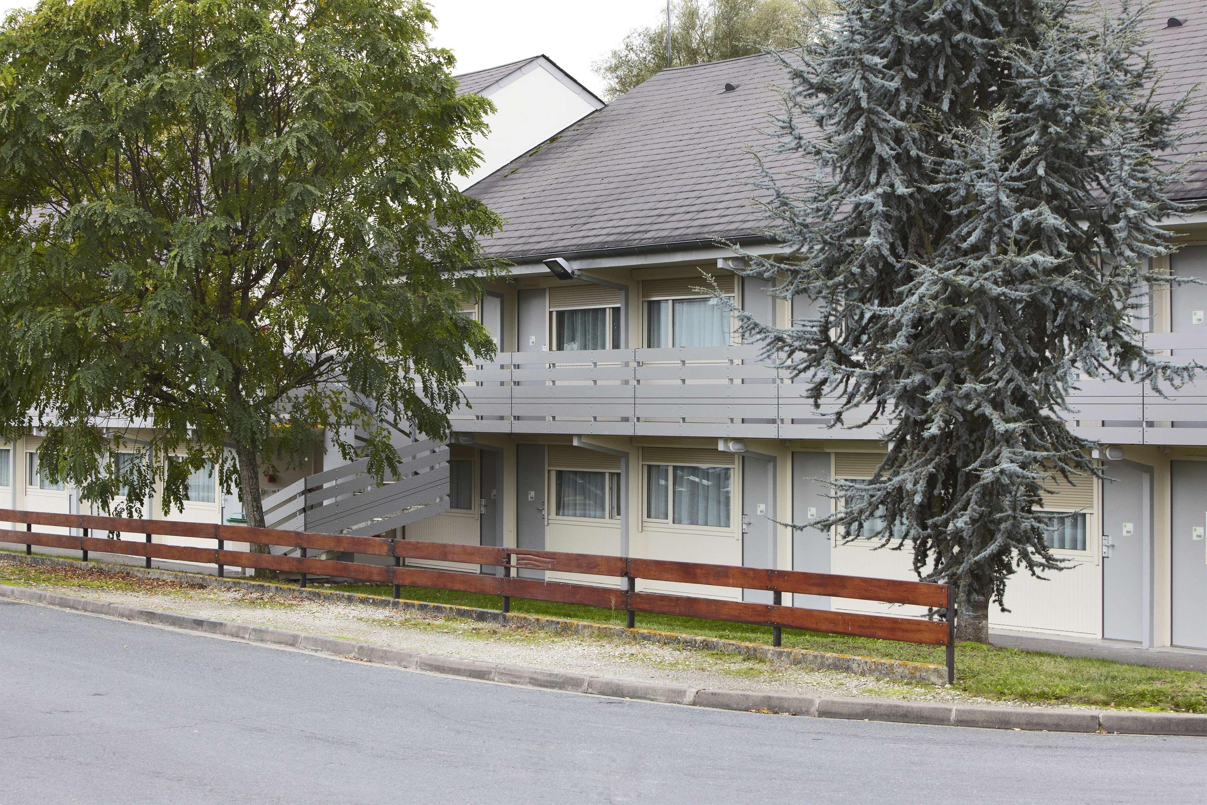 Campanile Vierzon Hotel Exterior photo